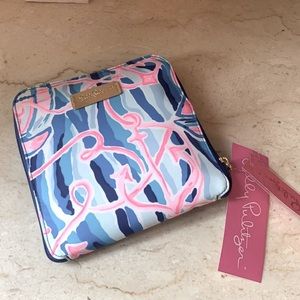 New with tag! Lilly Pulitzer Byron packable tote!